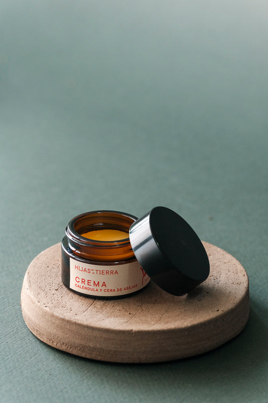 crema-calendula-cera-abejas-abierta